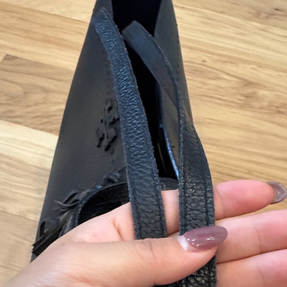 Tory Burch McGraw Black Leather Tote Bag - Picture 6 of 8